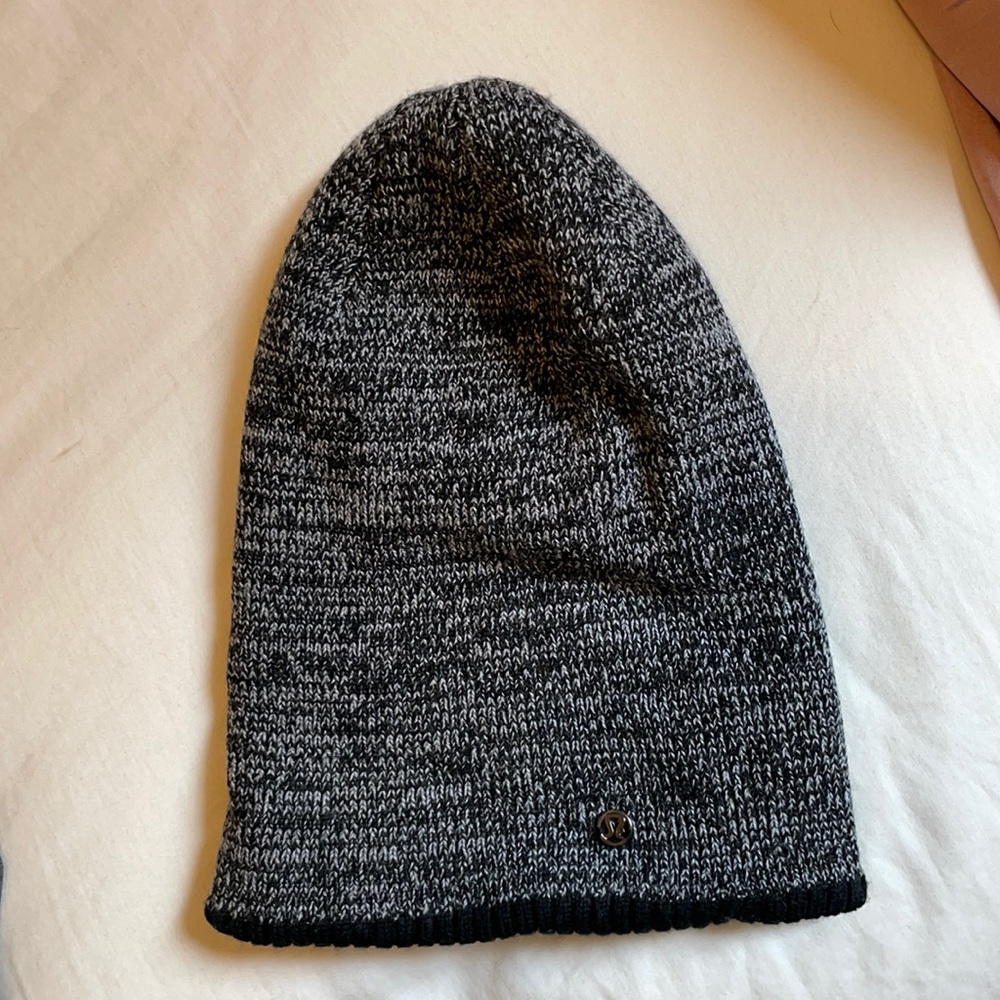 Lululemon reversible beanie